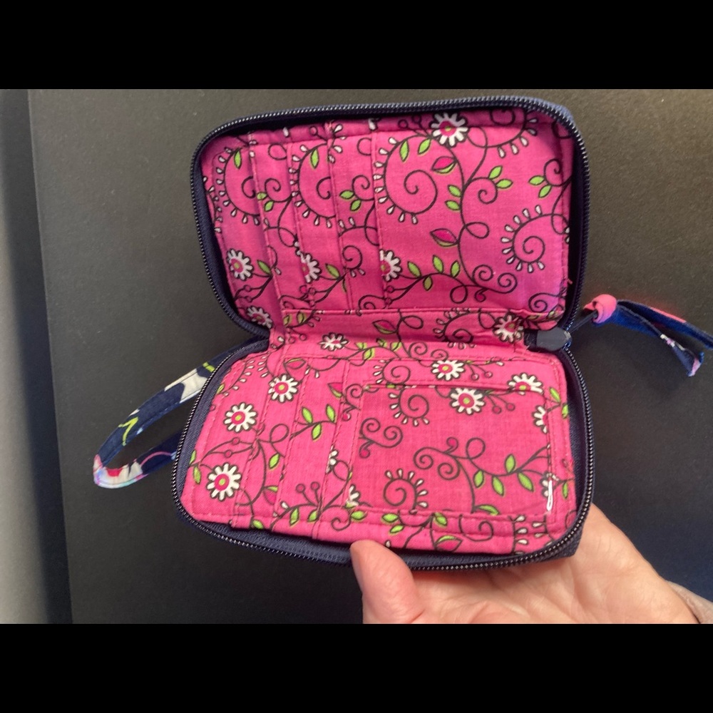 Vera Bradley Wristlet Wallet (2). - Picture 15 of 16